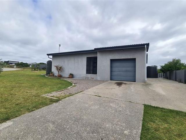 Townhouse for sale in Bushmans River Mouth, Eastern Cape