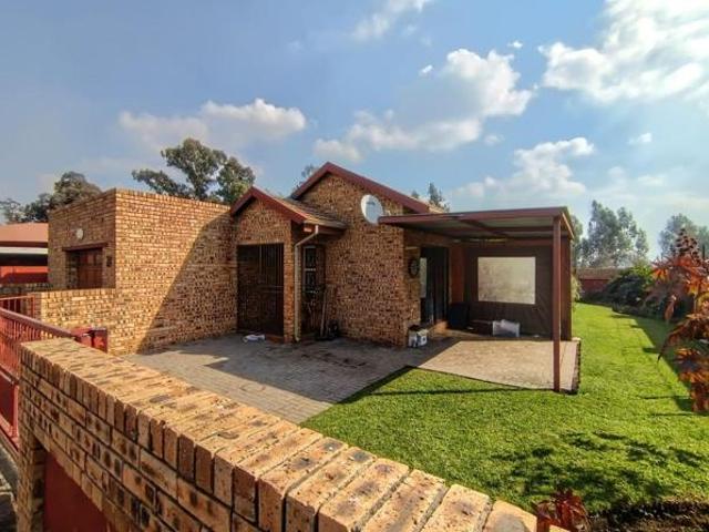 Townhouse for sale in Midvaal, Gauteng