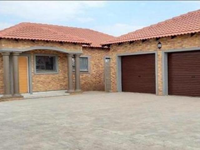 Townhouse for sale in Midvaal, Gauteng