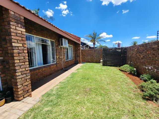Townhouse for sale in Frances Baard, Northern Cape