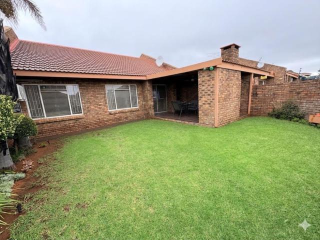 Townhouse for sale in Frances Baard, Northern Cape
