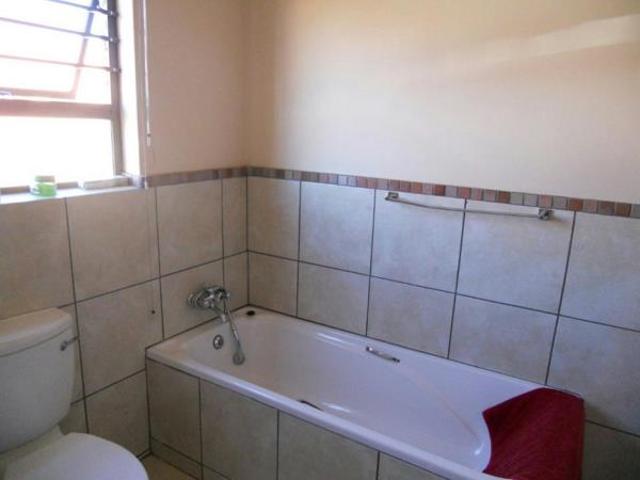 Townhouse for rent in Kimberley, Frances Baard District Municipality