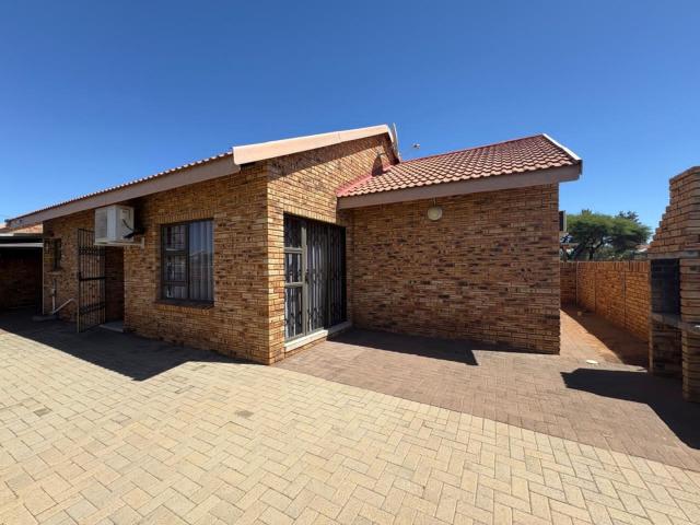Townhouse for sale in Kimberley, Northern Cape