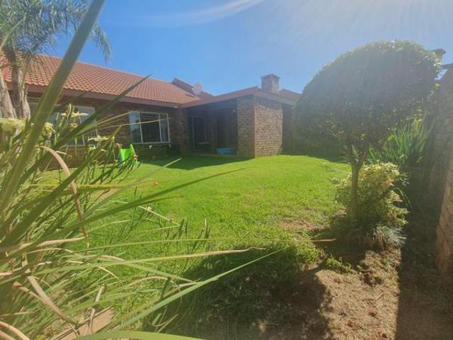 Townhouse for sale in Frances Baard, Northern Cape