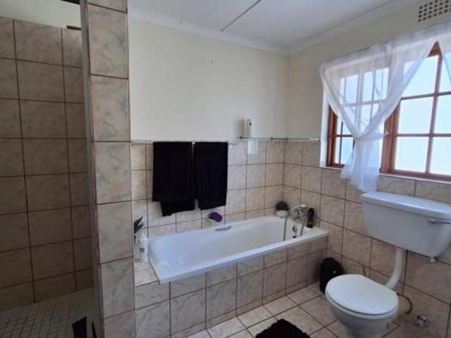Townhouse for rent in Durbanville, Western Cape