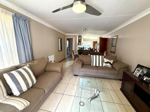 Townhouse for rent in West Rand Garden estates, Westonaria Local Municipality