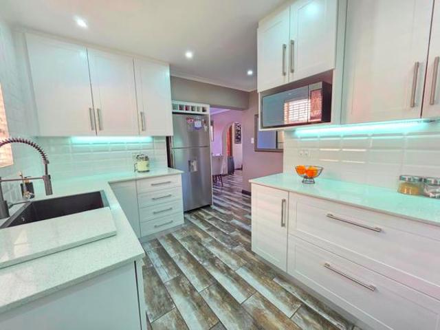 Townhouse for rent in Westonaria, Gauteng