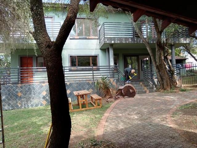 Townhouse for rent in Waterkloof, Gauteng
