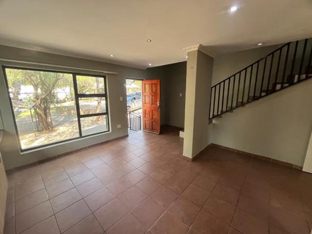 Townhouse for rent in Waterkloof, Gauteng