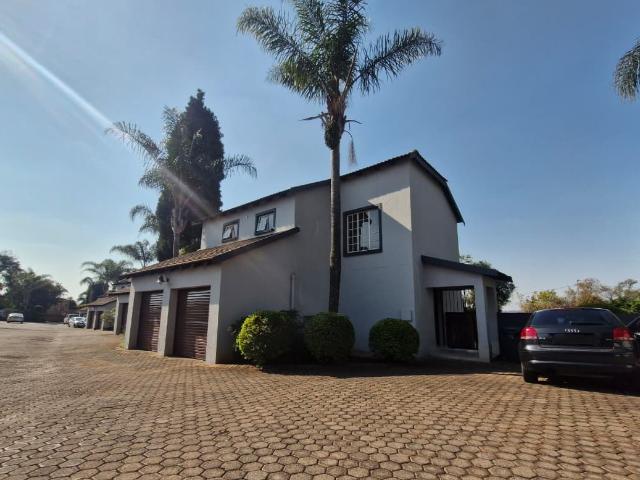 Townhouse for rent in Nooitgedacht, Gauteng