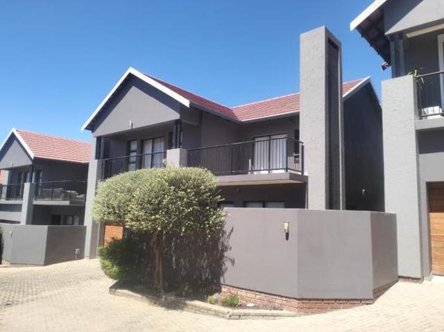 Townhouse for sale in Bloemfontein, Free State
