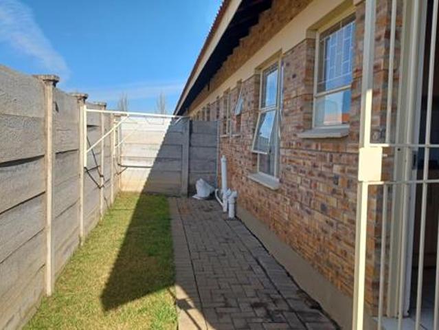 Townhouse for sale in Bloemfontein, Free State