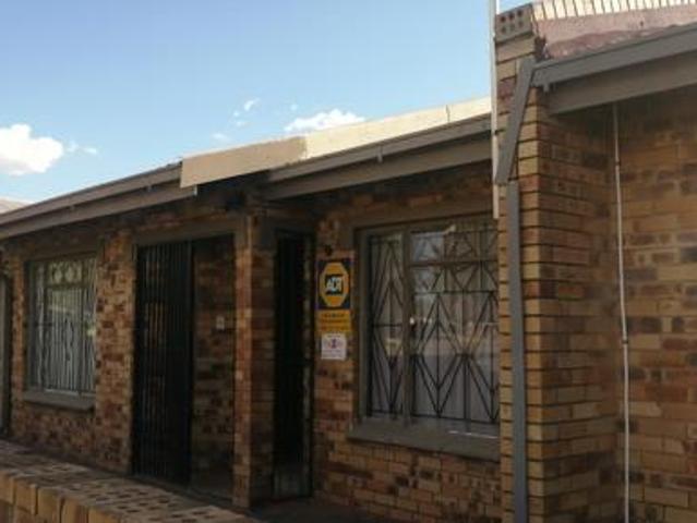 Townhouse for sale in Bloemfontein, Free State