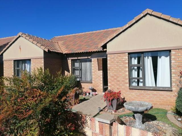 Townhouse for sale in Bloemfontein, Free State