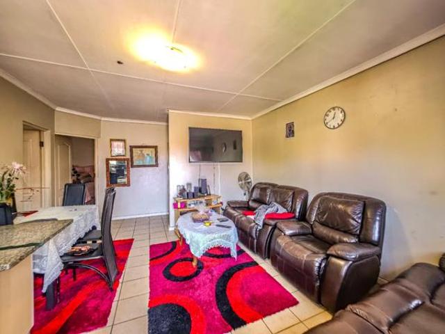 Townhouse for sale in Amatola View, Bhisho