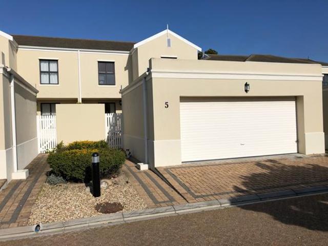 Townhouse for rent in Cape Town, Western Cape