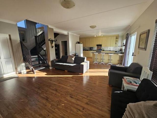Townhouse for rent in Cape Town, City of Cape Town