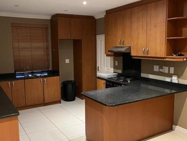 Townhouse for rent in Cape Town, Western Cape