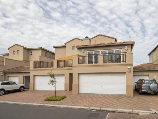 Townhouse for sale in Cape Town, Western Cape