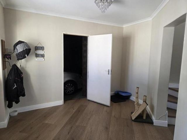 Townhouse for rent in Cape Town, Western Cape