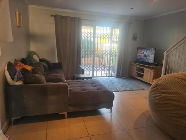 Townhouse for rent in Cape Town, Western Cape