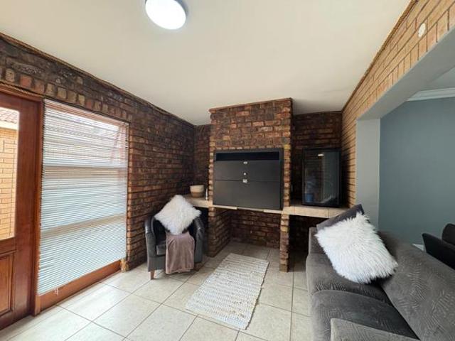 Townhouse for sale in Frances Baard, Northern Cape
