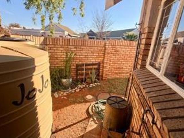 Townhouse for sale in Frances Baard, Northern Cape
