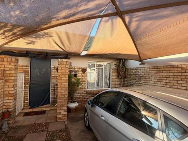 Townhouse for sale in Frances Baard, Northern Cape