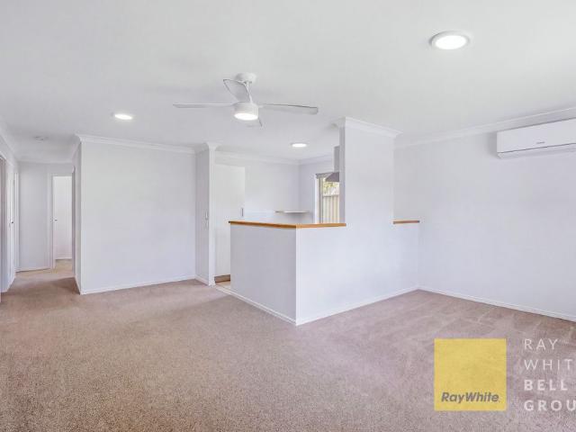 Townhouse for rent in Runaway Bay, Gold Coast City