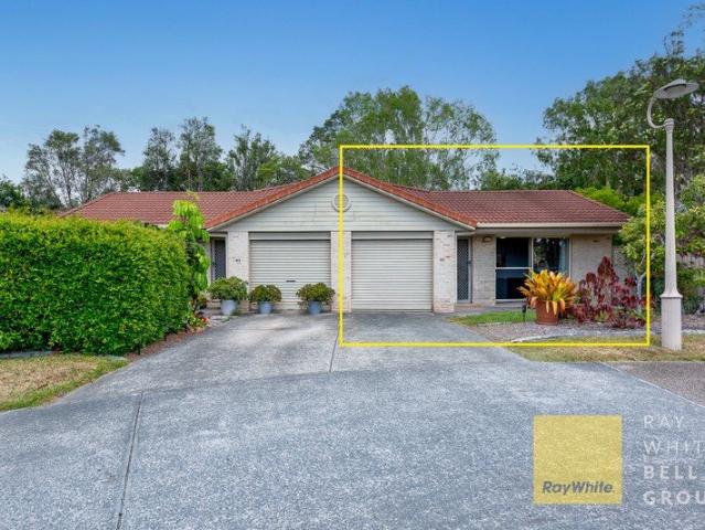 Townhouse for rent in Runaway Bay, Gold Coast City