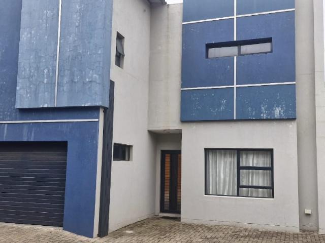 Townhouse for sale in Tlhabane, North West