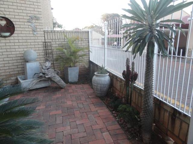Townhouse for sale in Tlhabane, North West