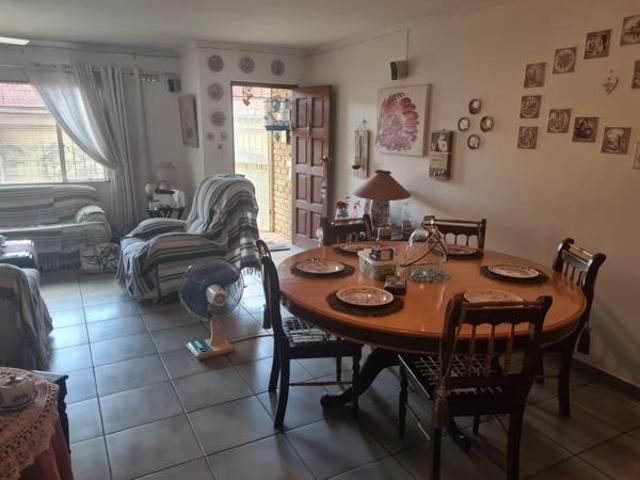 Townhouse for sale in Tlhabane, North West