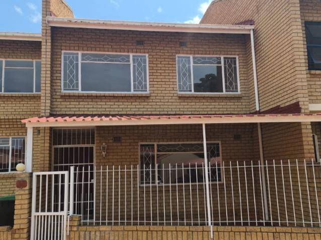 Townhouse for sale in Tlhabane, North West