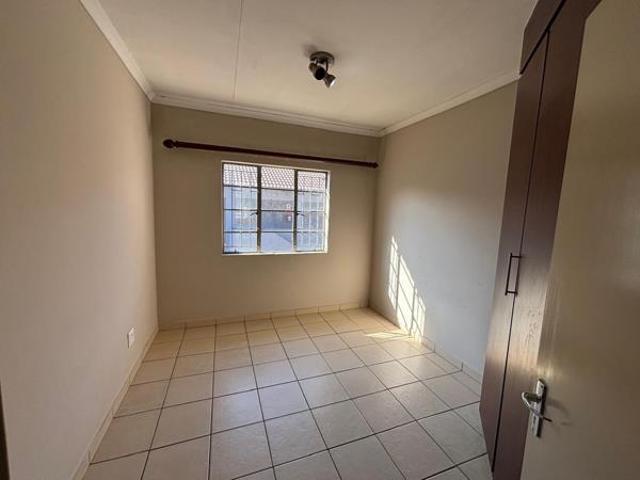 Townhouse for rent in Rustenburg Local Municipality, Bojanala Platinum District Municipality