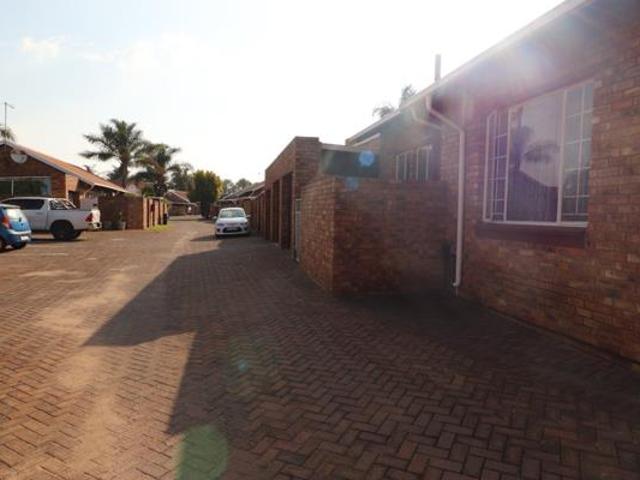 Townhouse for rent in Ekurhuleni, Gauteng