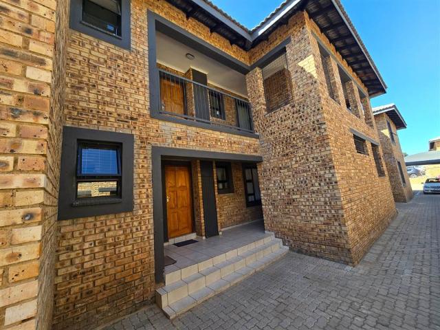 Townhouse for sale in Ekurhuleni, Gauteng