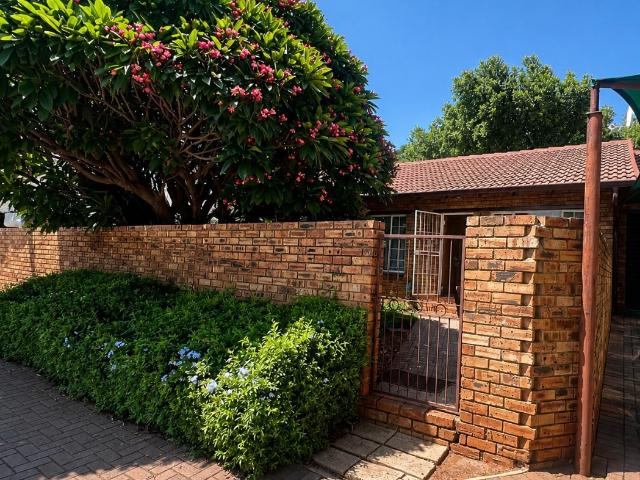 Townhouse for sale in Tlhabane, North West