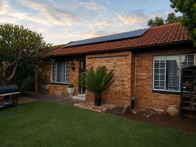Townhouse for sale in Tlhabane, North West