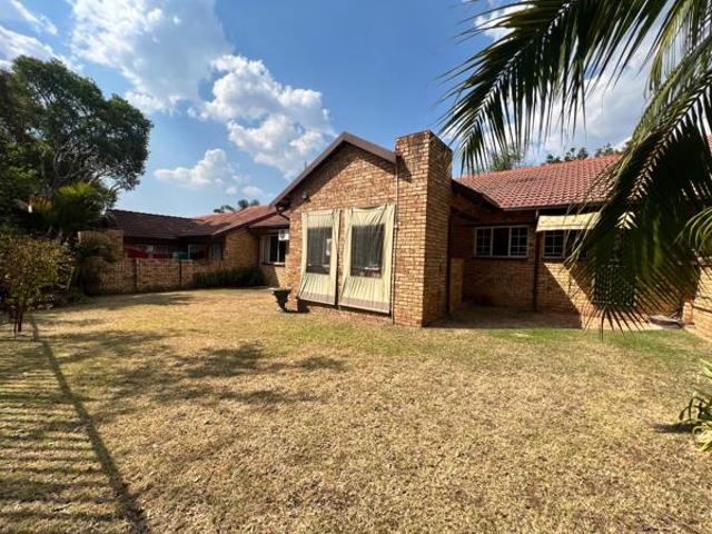 Townhouse for sale in Tlhabane, North West