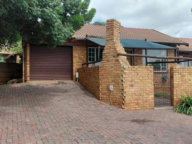 Townhouse for sale in Tlhabane, North West