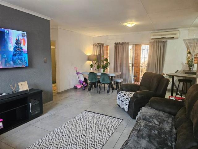 Townhouse for sale in Tlhabane, North West