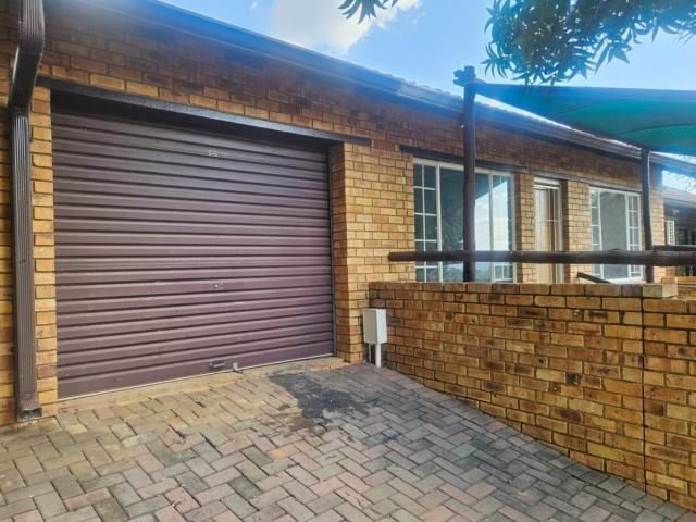 Townhouse for sale in Tlhabane, North West