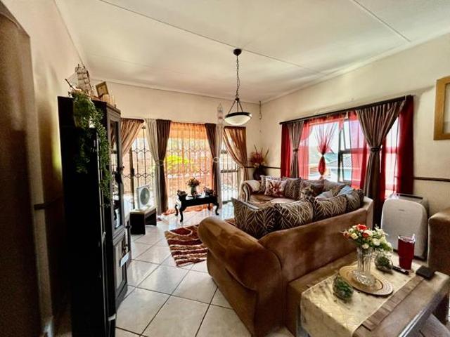 Townhouse for sale in Tlhabane, North West