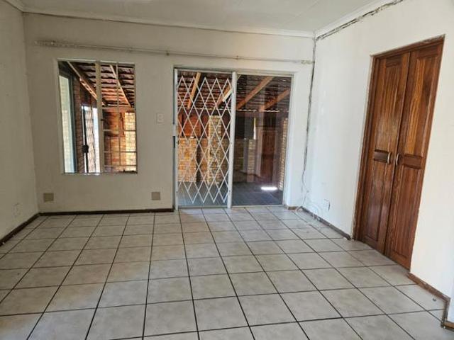 Townhouse for sale in Tlhabane, North West