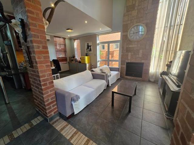 Townhouse for sale in Tlhabane, North West