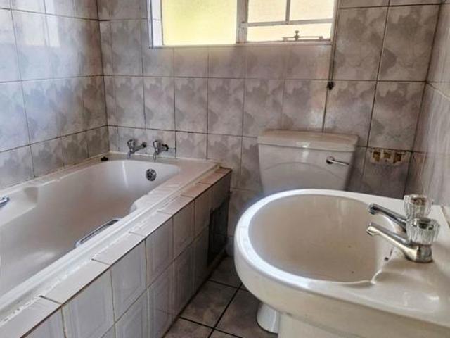 Townhouse for sale in Tlhabane, North West