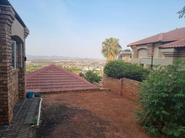 Townhouse for sale in Tlhabane, North West