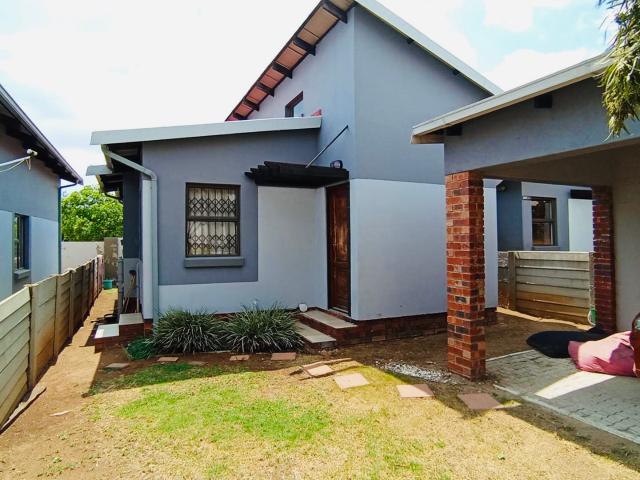 Townhouse for sale in Tembisa, Gauteng