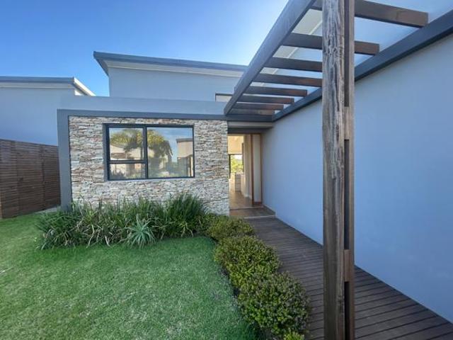 Townhouse for sale in Princess Grant, Kwazulu-natal